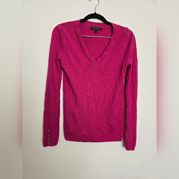 Banana Republic Sweaters - Banana Republic 100% Merino Wool V Neck Sweater Pink